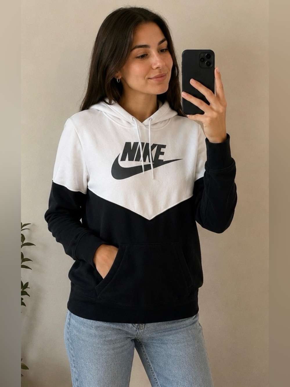 Nike Women’s Black and White Chevron Pullover Hoodie